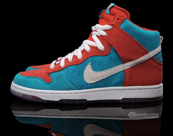 Dunk High Premium SB 'Bloody Gums' 313171-611