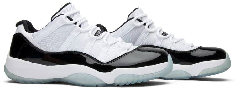 Air Jordan 11 Retro Low Concord