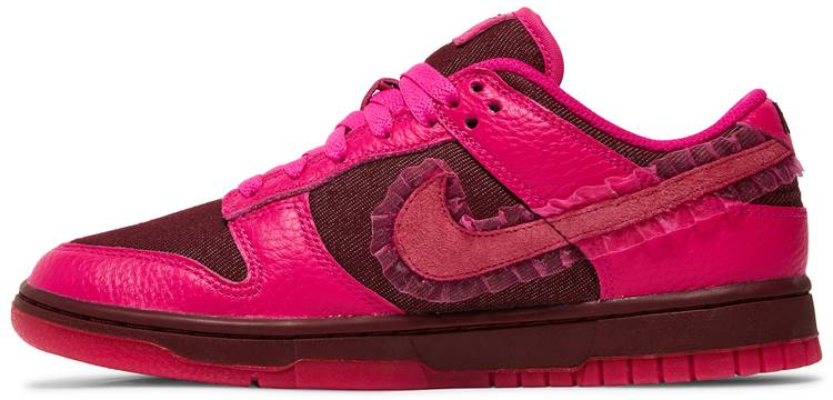 Wmns Dunk Low 'Valentine's Day' DQ9324-600