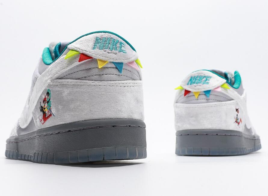 Wmns Dunk Low 'Ice' DO2326-001