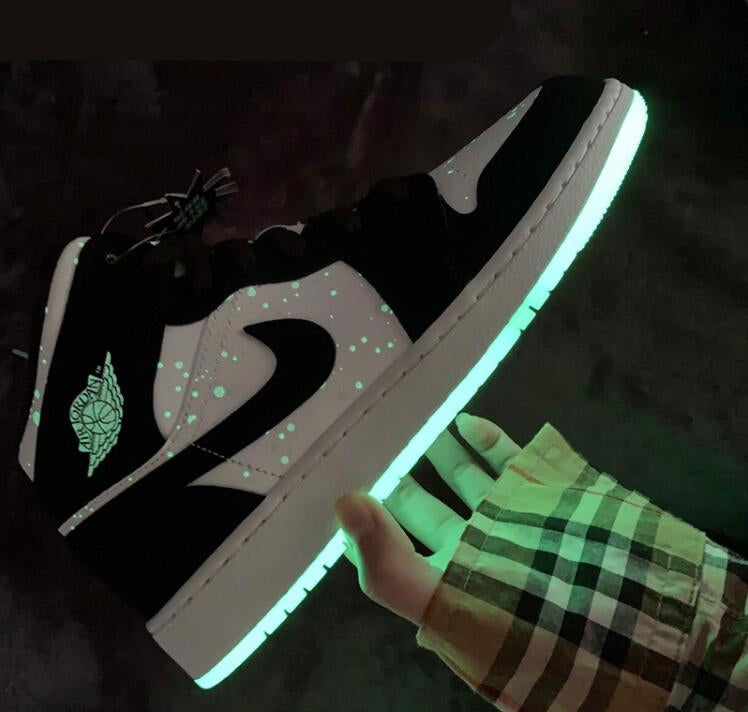 Air Jordan 1 Mid SE GS Glow in the Dark Panda