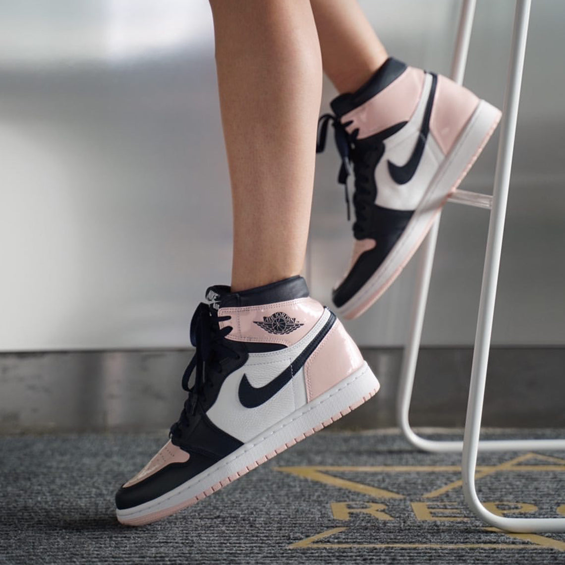 Wmns Air Jordan 1 Retro High OG SE Atmosphere